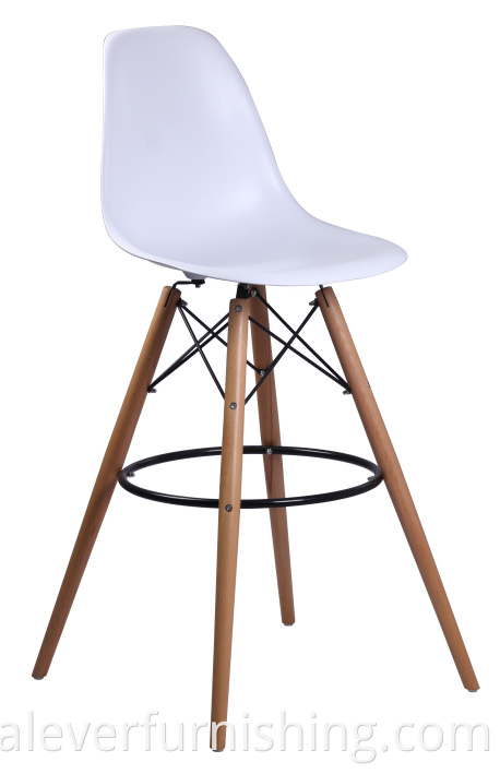 the eames dsw bar chair 